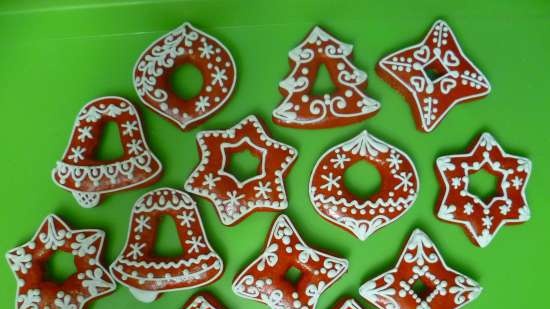 We decorate gingerbread cookies, cookies