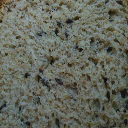 Pane con farina d'avena, crusca, sesamo e semi