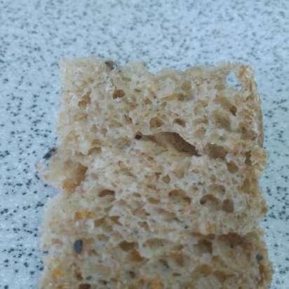 Bread with oatmeal, bran, sesame and seeds