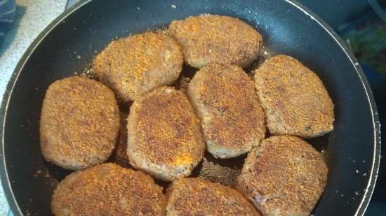 Chuletas de col magra con champiñones sobre harina de avena y linaza