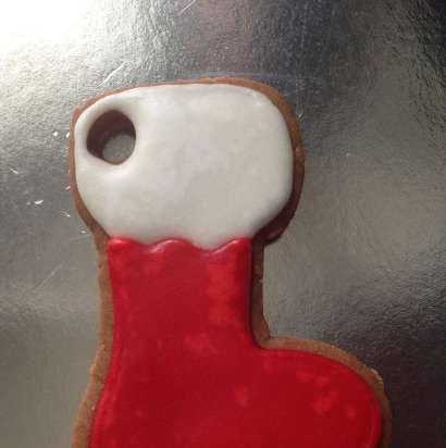 We decorate gingerbread cookies, cookies