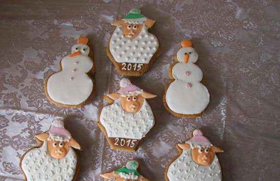 We decorate gingerbread cookies, cookies