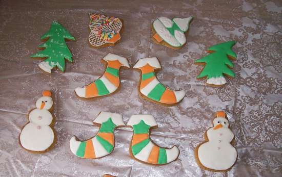 We decorate gingerbread cookies, cookies