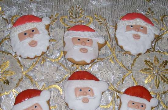 We decorate gingerbread cookies, cookies