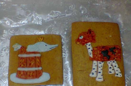 We decorate gingerbread cookies, cookies