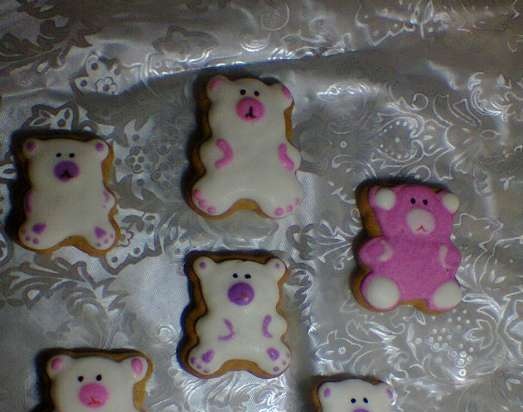 We decorate gingerbread cookies, cookies