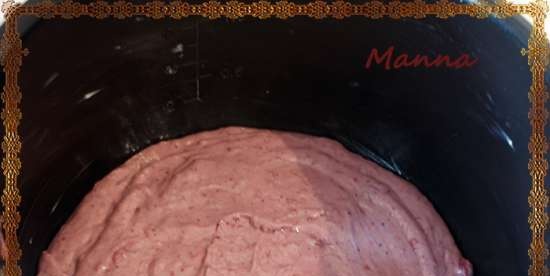 Strawberry cupcake na walang mga itlog (multicooker Brand 701)