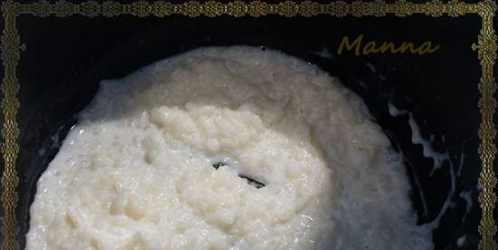 Porridge di latte di riso (1/4 misurino) in un multicooker Brand 701