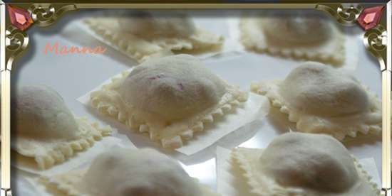 Raviolis de mató amb cireres al vapor