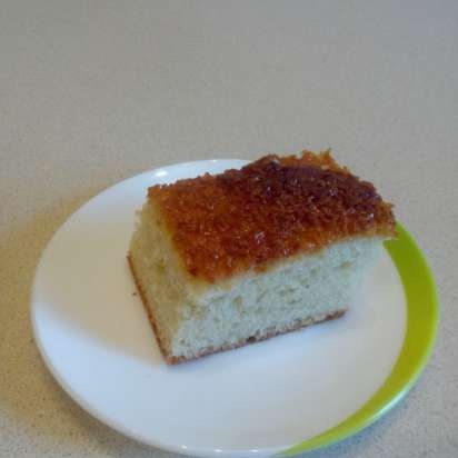 Pastel de crema con picadura de abeja