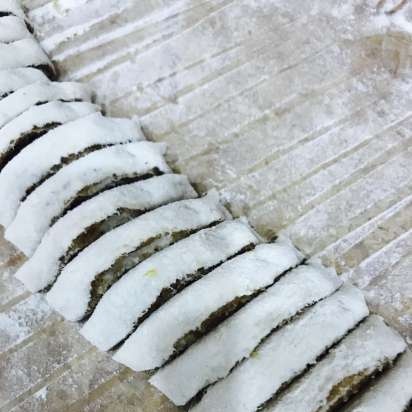 Apple cakes with two types of dough