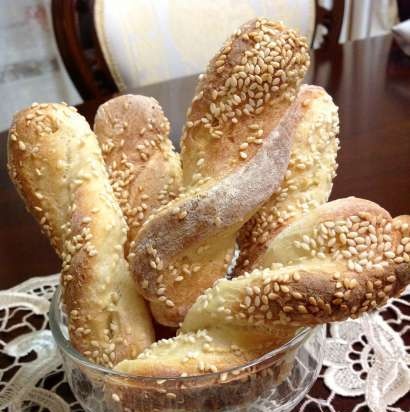 Bread sticks with sesame seeds