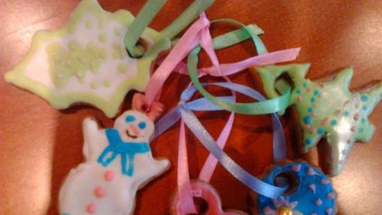 We decorate gingerbread cookies, cookies