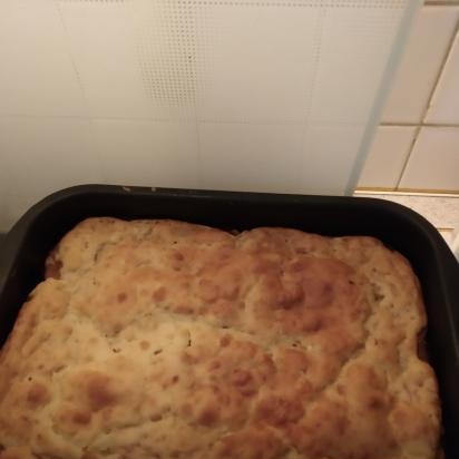 Torta in gelatina con erba cipollina e uova