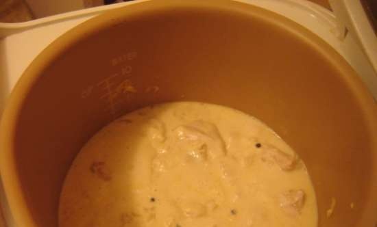 Chicken fillet in sour cream-mustard sauce