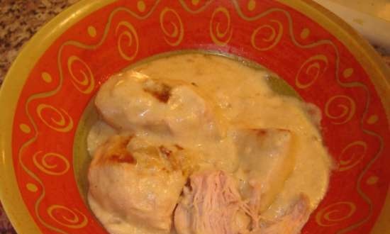 Fillet ng manok sa sour cream-mustard sauce