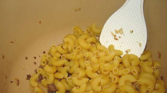 Navy-style pasta in the Brand multicooker