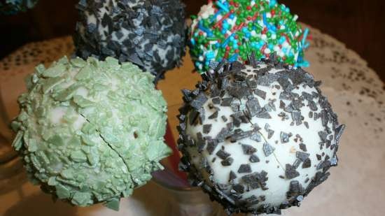 Mga Cake Pops at Cake ball