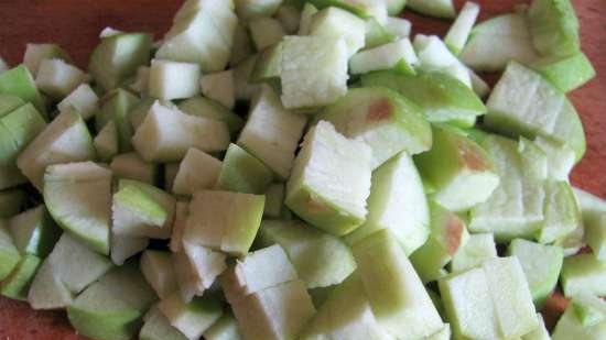 Gumulong kasama ang cottage cheese sa ilalim ng apple caramel