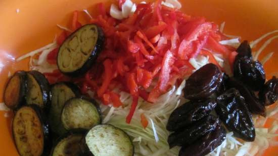 Borscht con ciruelas ahumadas y berenjena (magro)