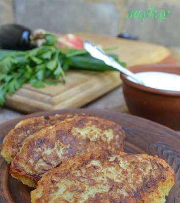 Cotolette di cavolo rapa con formaggio feta