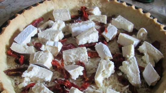 Quiche con camembert e pomodori secchi