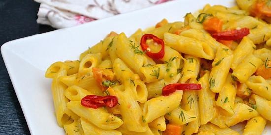 Pasta magra con calabaza y curry