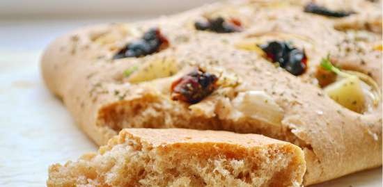 Focaccia με αλεύρι ολικής αλέσεως, πατάτες και λιαστή ντομάτα