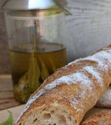 Linden broth baguette