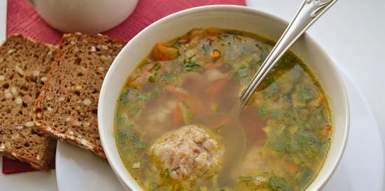 Zuppa con polpette di grano saraceno