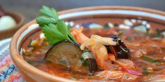 Borscht con prugne affumicate e melanzane (magre)