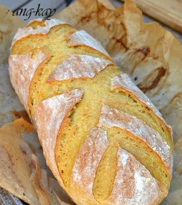 Brød med gulrotpuré og gresskarmel