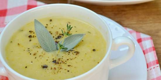 Crema di zucca magra con timo e salvia