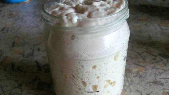 Bread with liquid yeast with lard and whey