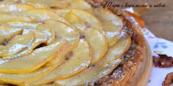 Tart with caramel and quince