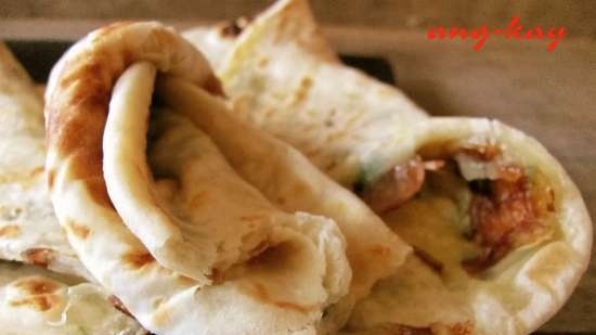 Bánh Tortillas với phô mai mozzarella và rau thơm