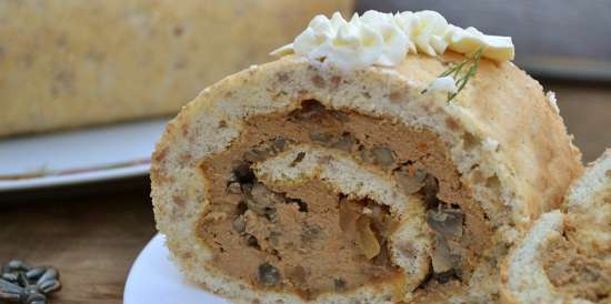 Rotolo di biscotto di grano saraceno con fegato e funghi