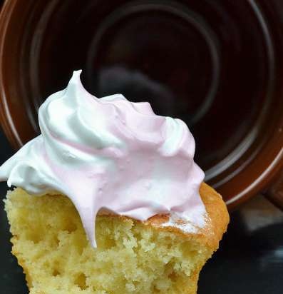 Cupcakes de vainilla con crema proteica