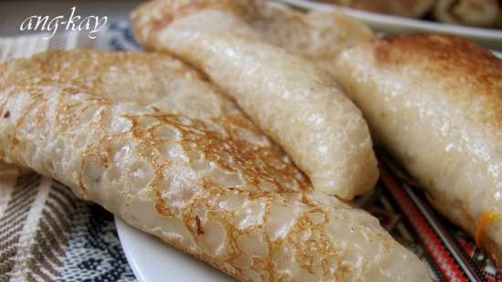 Panqueques con leche de arroz rellenos de arroz (magro)