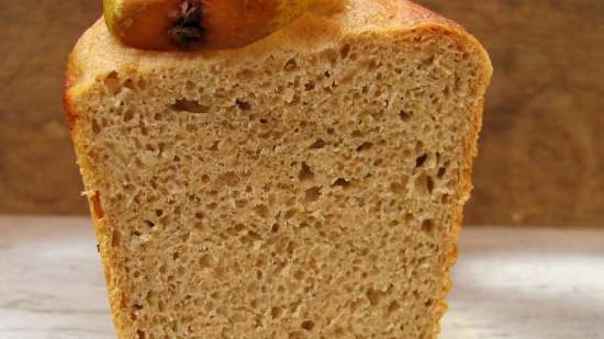 Pane di segale di grano con pera