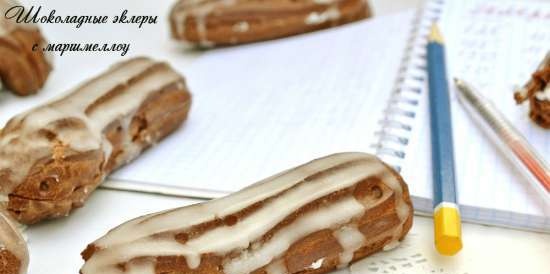 Eclairs al cioccolato con marshmallow