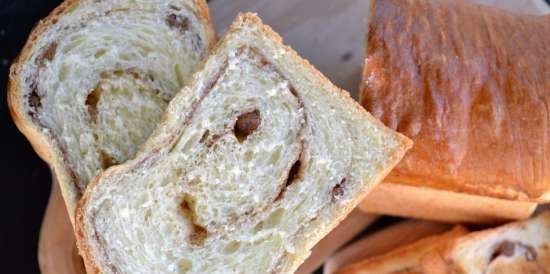 Dessert bread with cinnamon and raisins