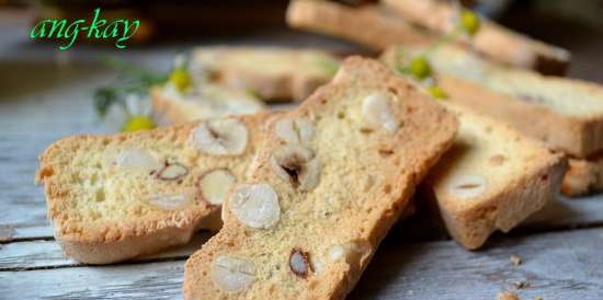 Eiwitbiscotti met noten