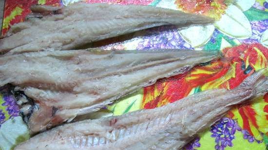 Fish rolls with onions in corn breading