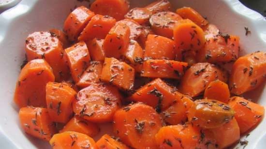 Baked carrots with honey-lemon sauce and goat cheese