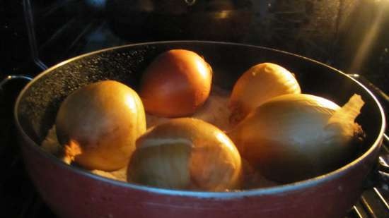 Baked onions with liver