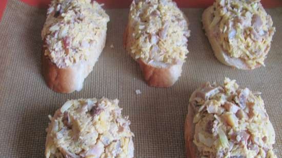 Hot sandwiches with smoked chicken and cheese