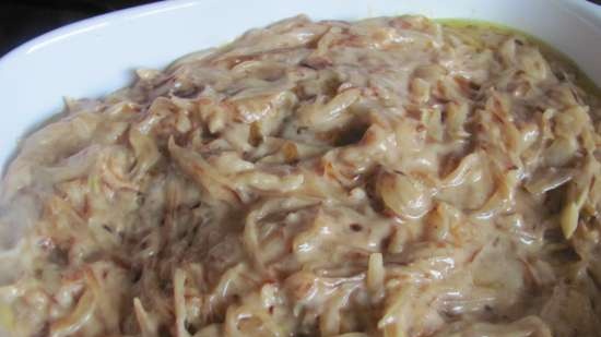 Chicken fillet in onion-cream sauce