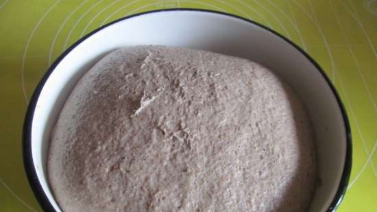 Bread with caraway seeds and coriander