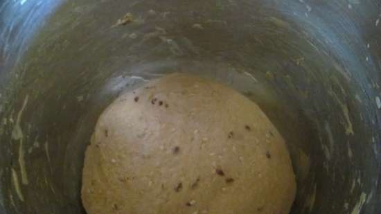 Pane con sesamo e lino su lievito naturale di segale